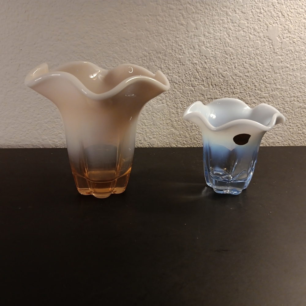 EXQUISITE Pair of VTG Duncan Miller Opalescent Glass Ruffled Bud Vases.